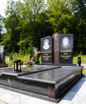 Памятник двойной 149